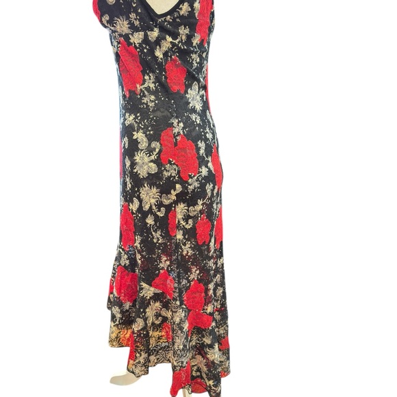 Y2K Valentine rose lace dress. V neck Size M fits 4-6 high low front zip back - Picture 4 of 7